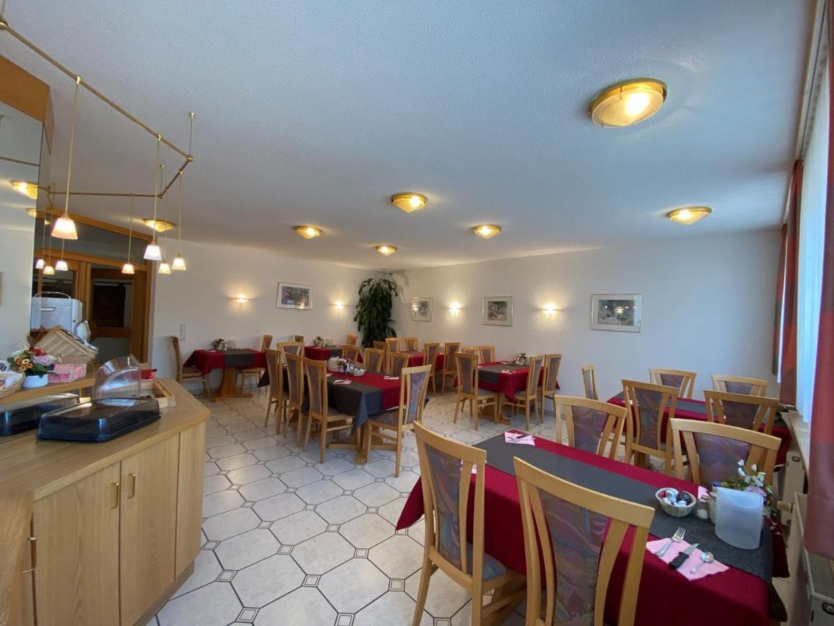 Hotel-Restaurant Zum Loewen 예스테텐 외부 사진